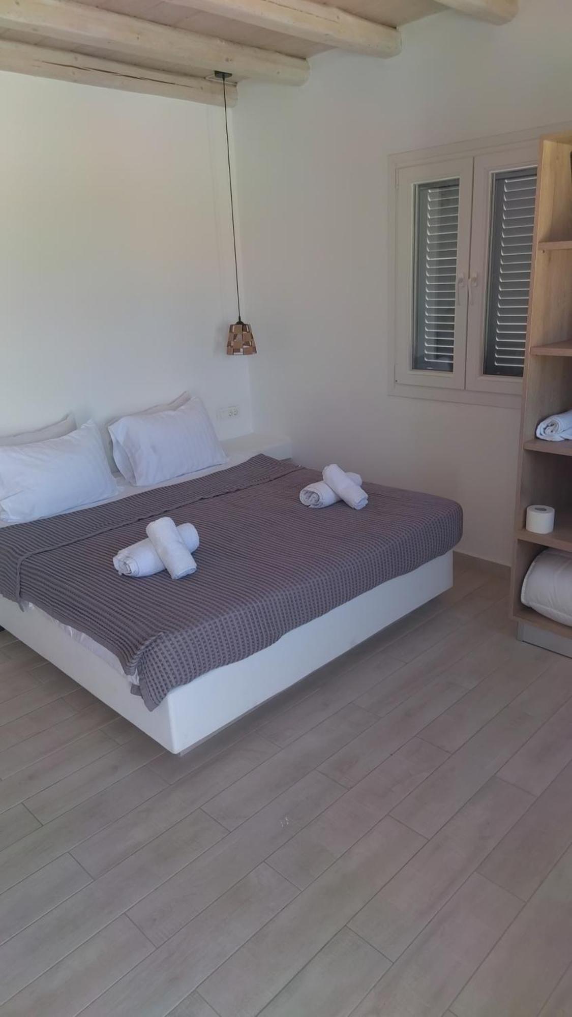 Ftelia Breeze Hotell Klouvas Exteriör bild