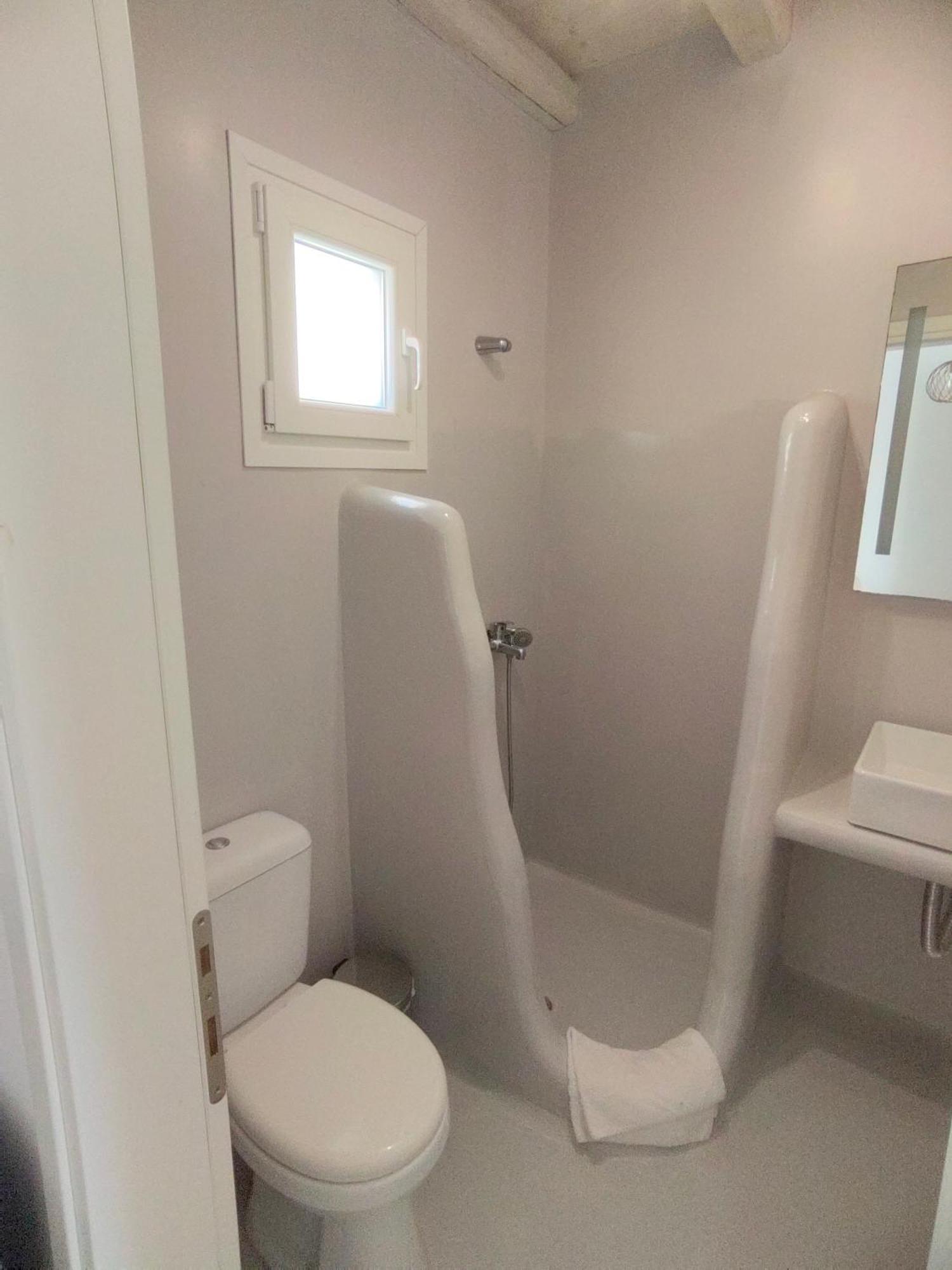 Ftelia Breeze Hotell Klouvas Exteriör bild