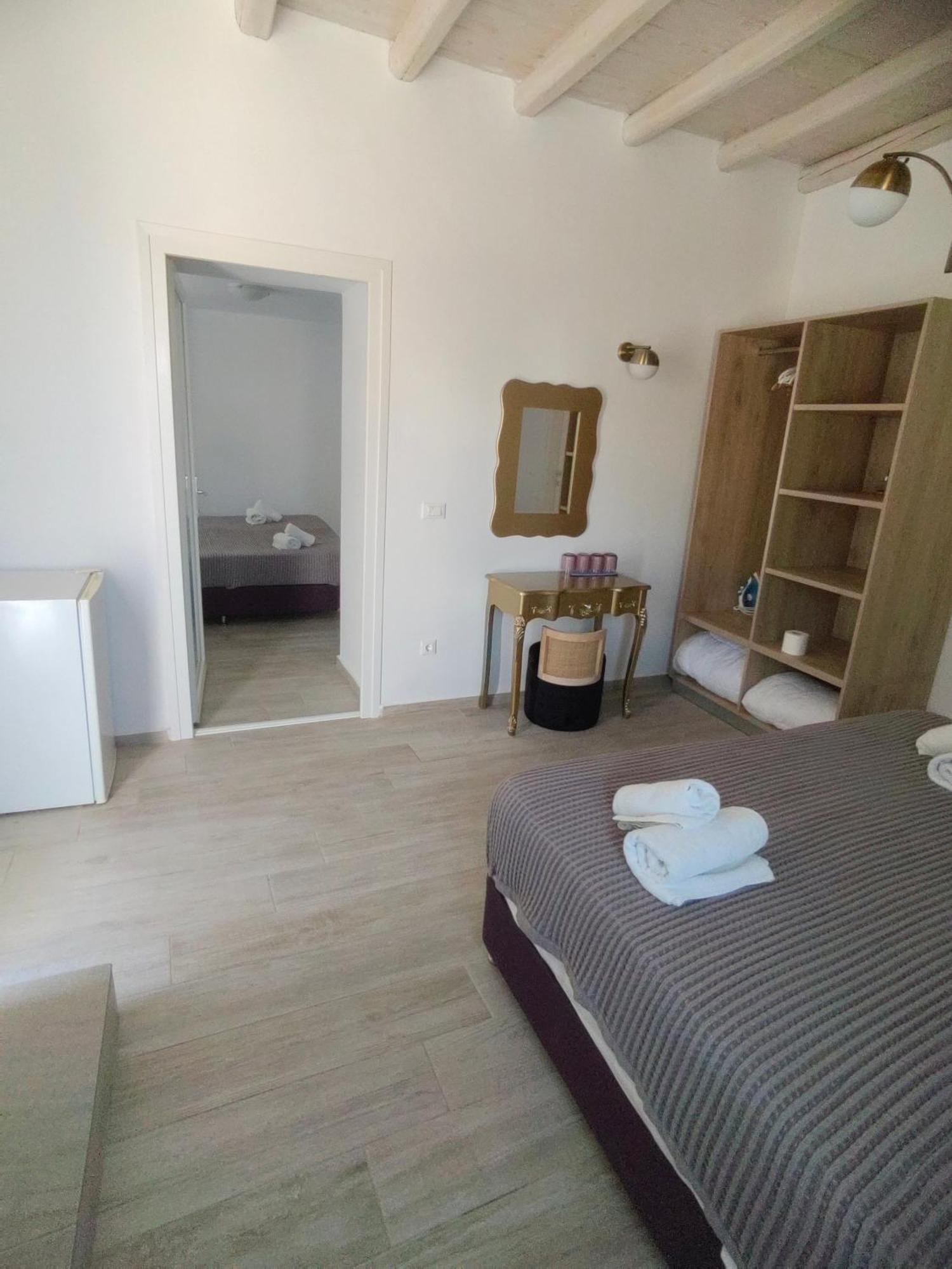Ftelia Breeze Hotell Klouvas Exteriör bild