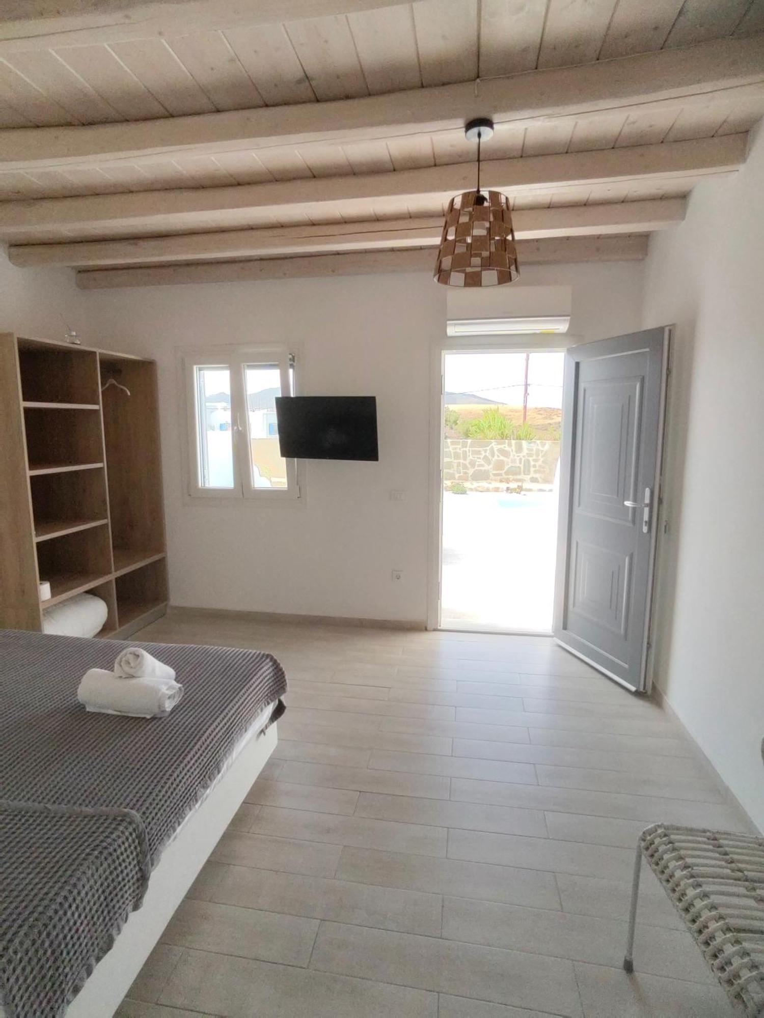 Ftelia Breeze Hotell Klouvas Exteriör bild