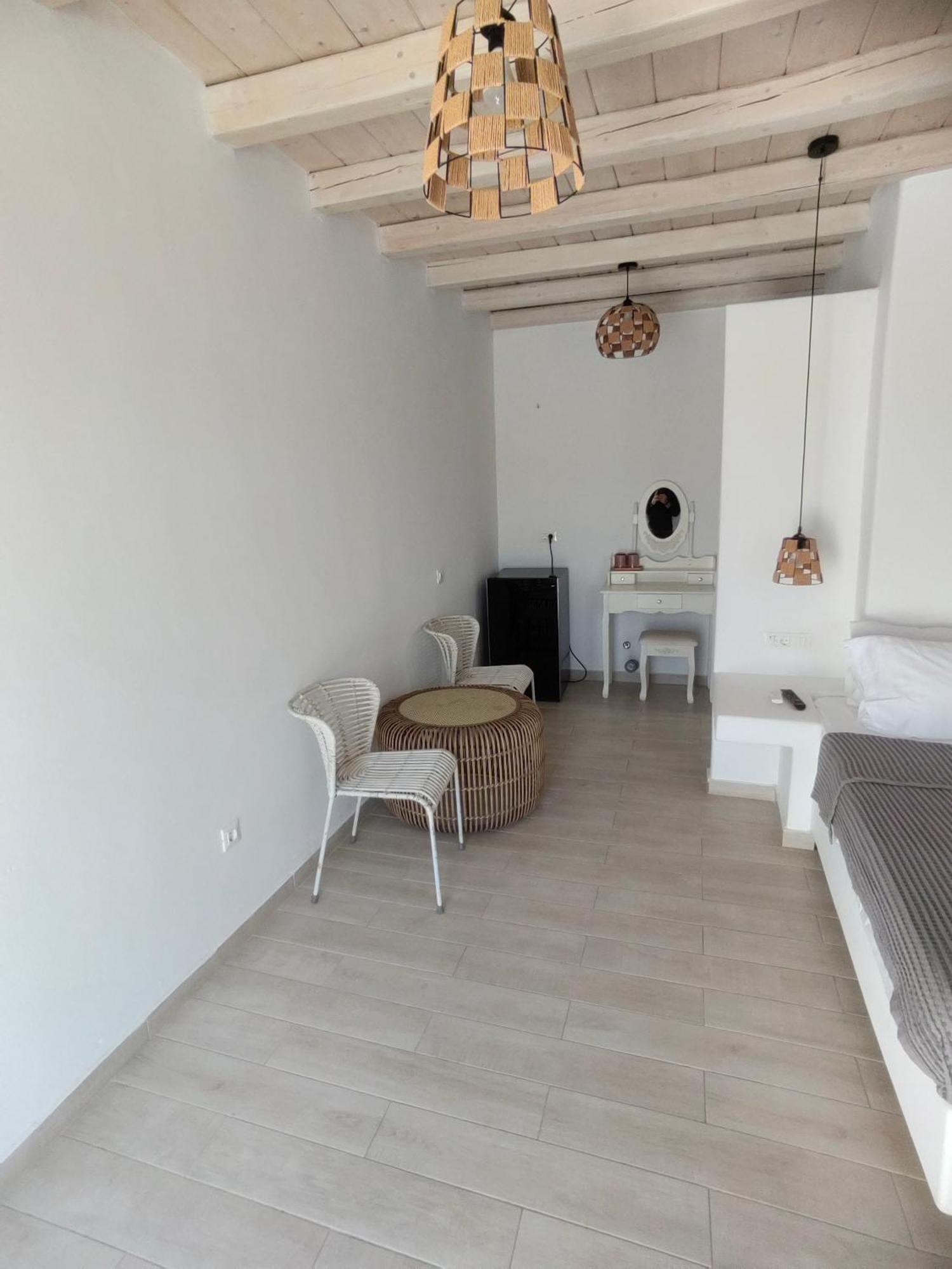 Ftelia Breeze Hotell Klouvas Exteriör bild