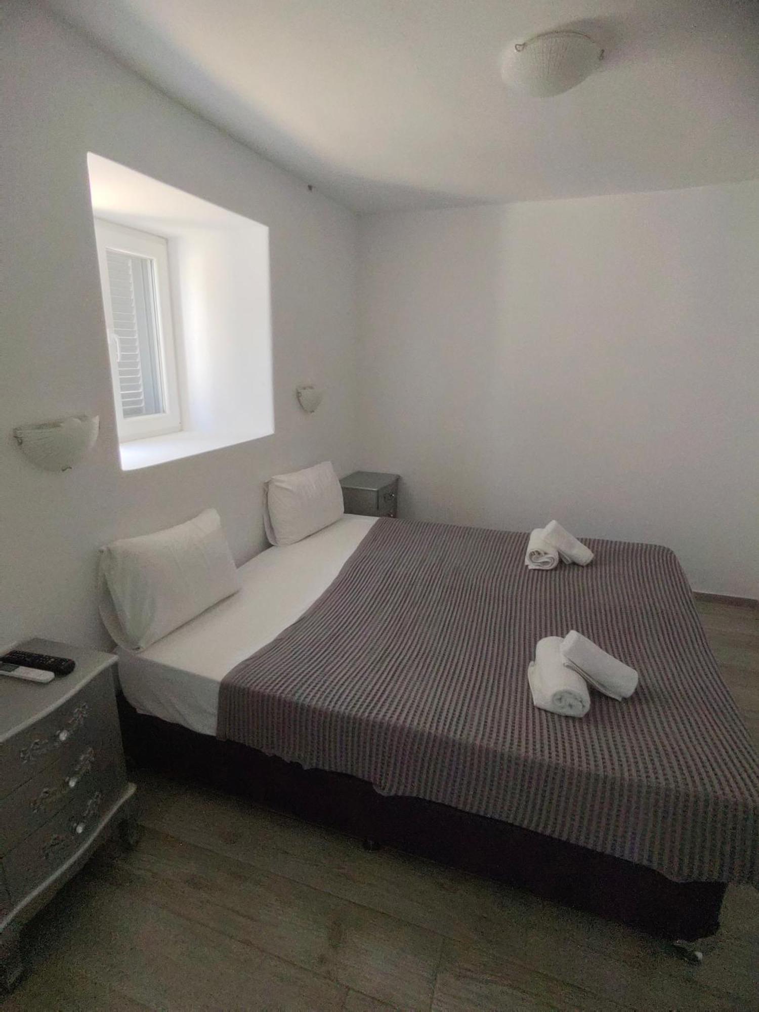 Ftelia Breeze Hotell Klouvas Exteriör bild