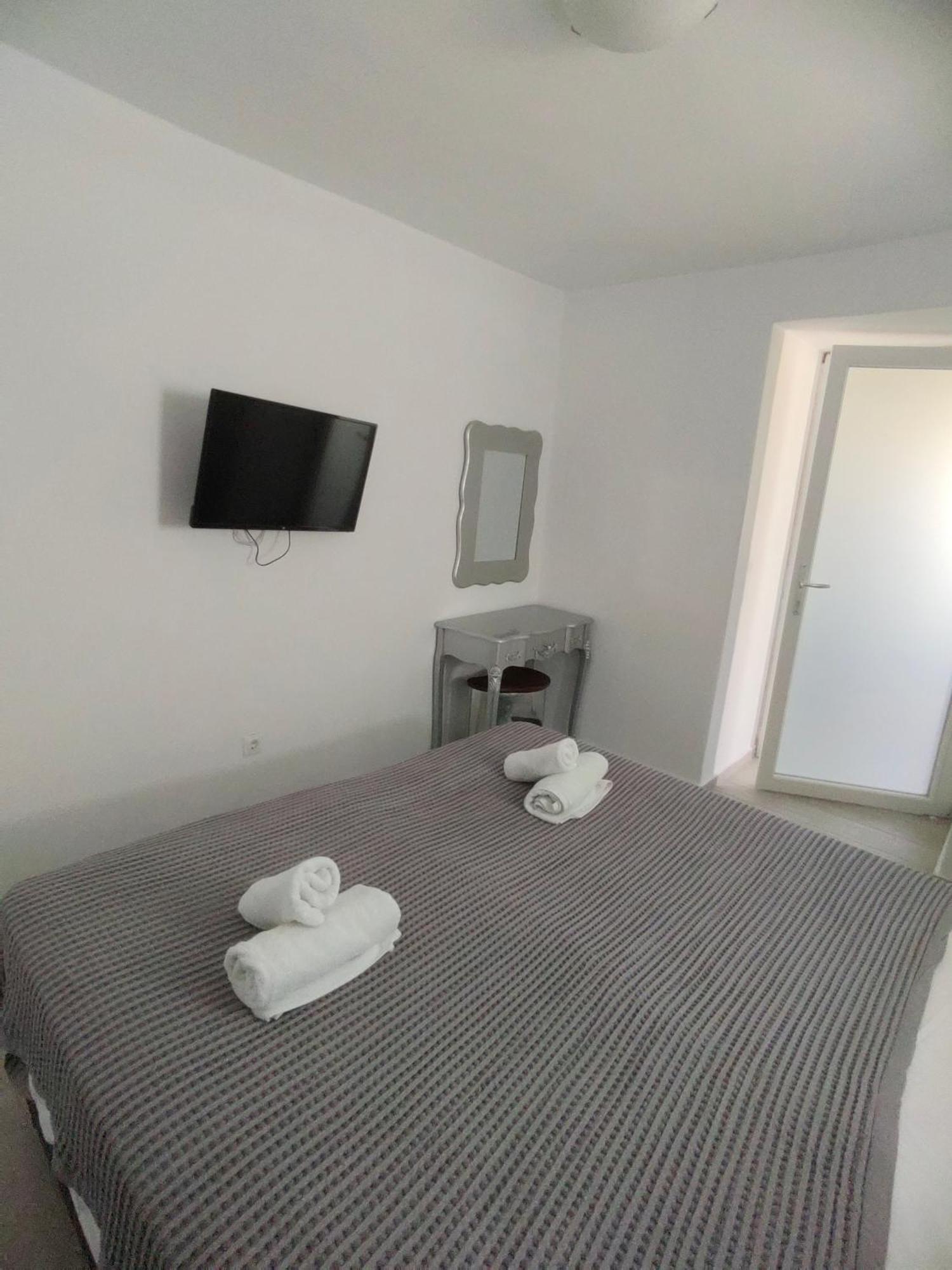 Ftelia Breeze Hotell Klouvas Exteriör bild