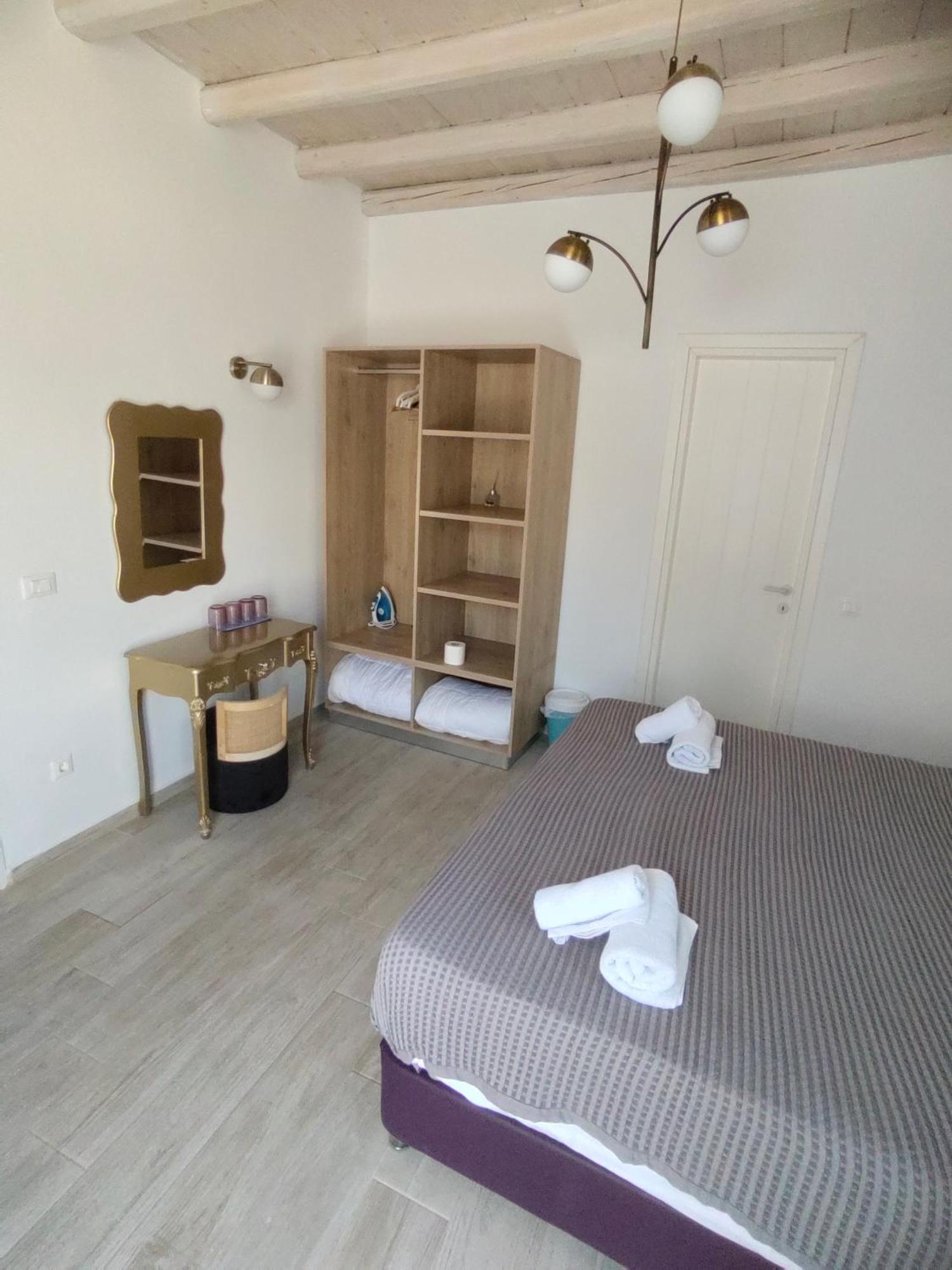Ftelia Breeze Hotell Klouvas Exteriör bild