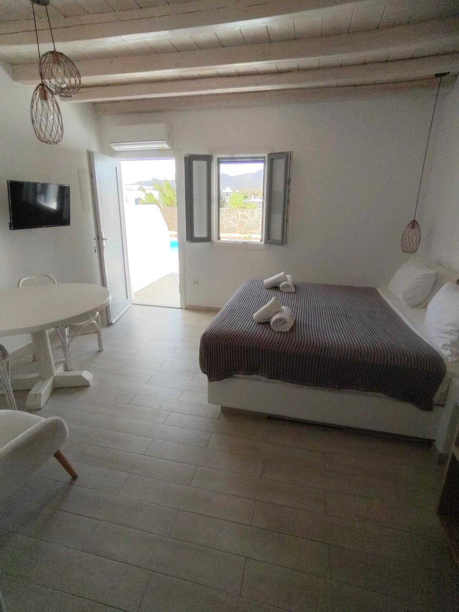 Ftelia Breeze Hotell Klouvas Exteriör bild